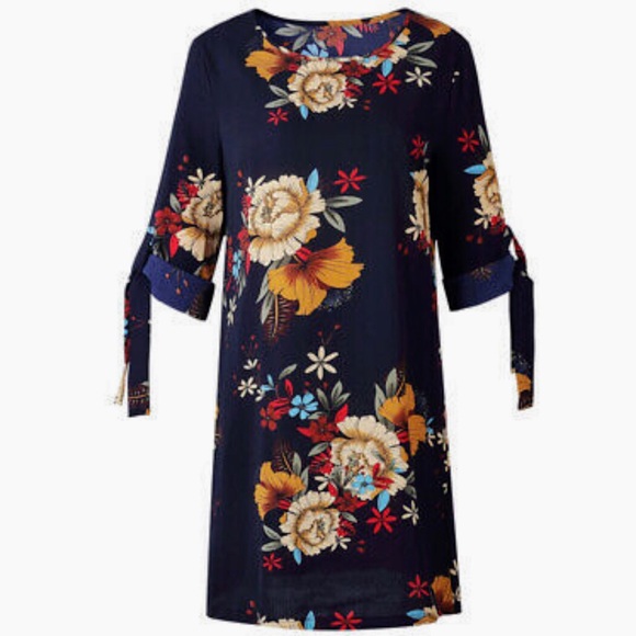 Navy Floral Dress ๐๐ผ - Picture 10 of 10